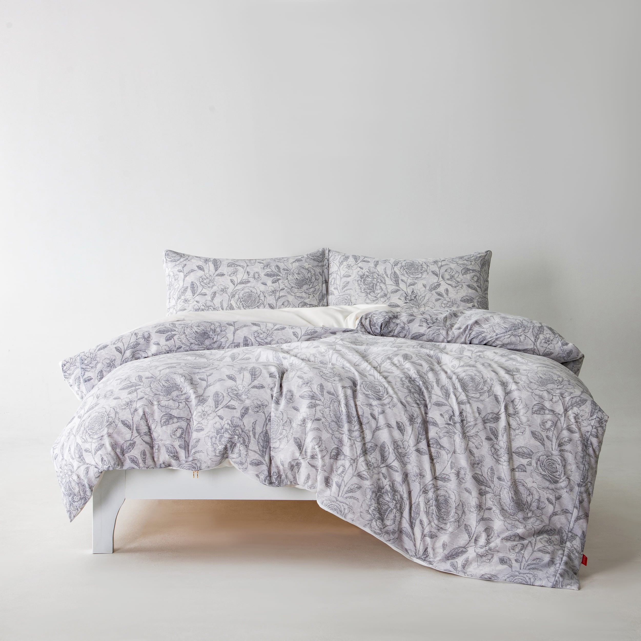 #color_grey-bloom-floral