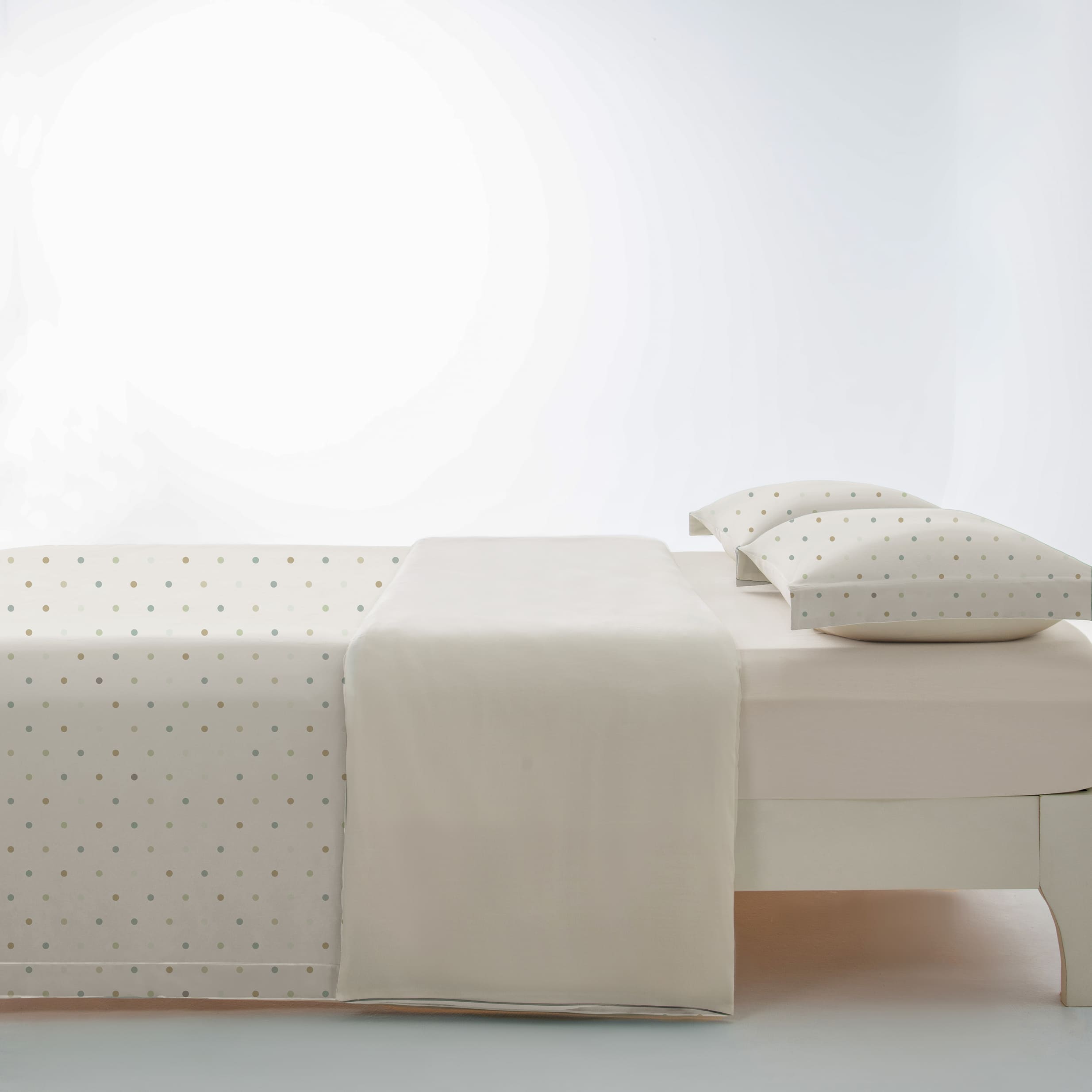 Redssen 3-Sided zipped duvet cover set with polka dot pattern, comfortable and breathable bedding #color_spot-pattern
