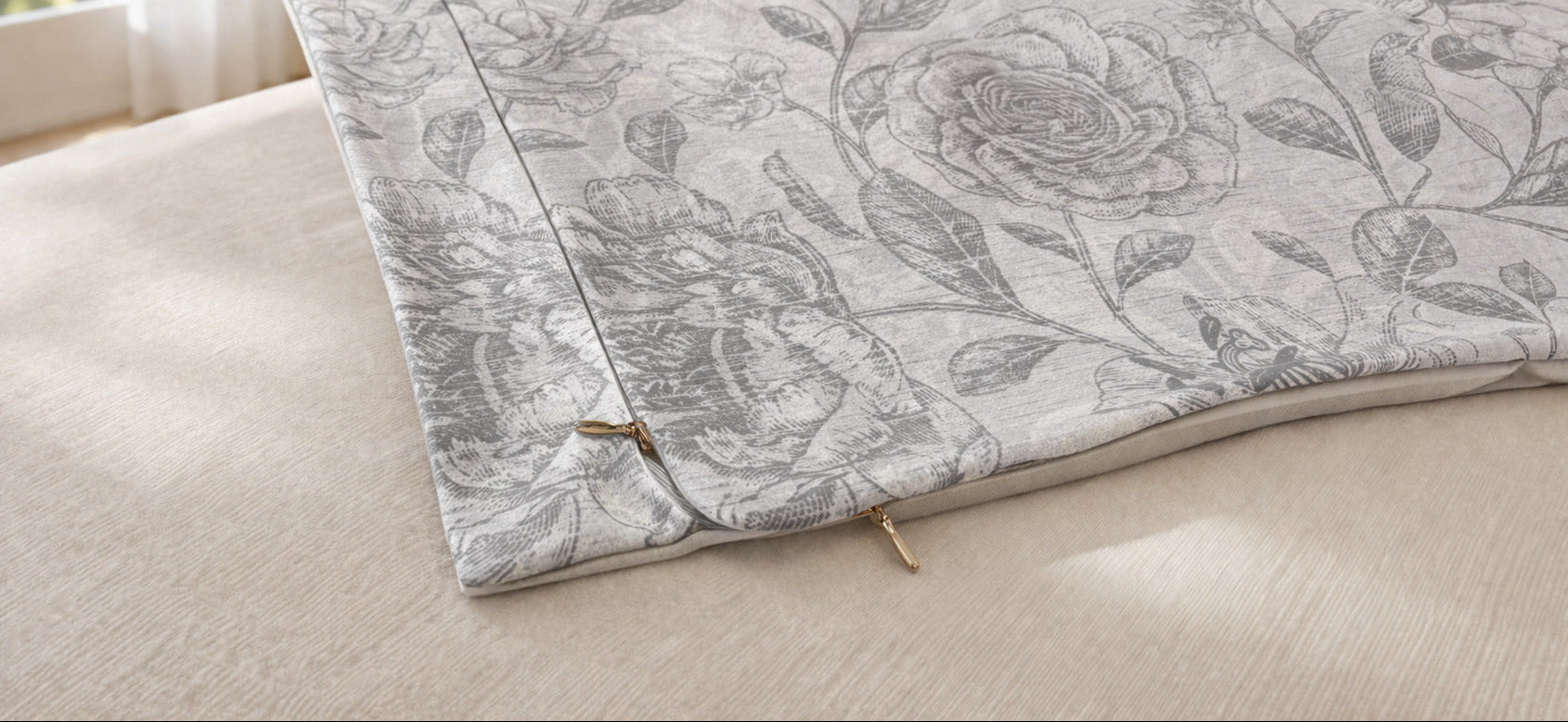Redssen Zipped Duvet Cover: Why It Looks Like Only 2 Sides Zip?